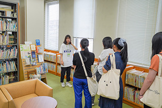 キャンパスツアー「図書館」