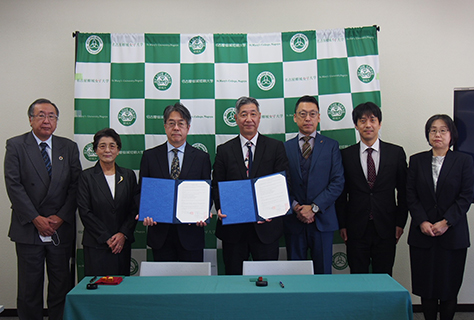 愛知県立愛知商業高等学校との高大連携協定書の調印式が行われました